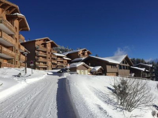 Confortable T3 avec piscine idéalement situé aux Saisies (Bisanne 1500 station)