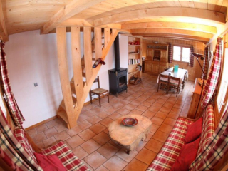 Aux Chalets des Alpes, Piscine chauffée (été) Piste de luge (hiver)