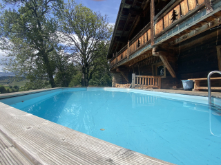 GRAND CHALET AUTHENTIQUE  15 PERSONNES  avec Piscine